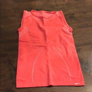 Nike sleeveless dry fit size small medium